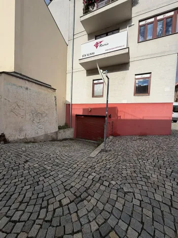 Pronájem garážového stání, Olomouc, Uhelná, 15 m2