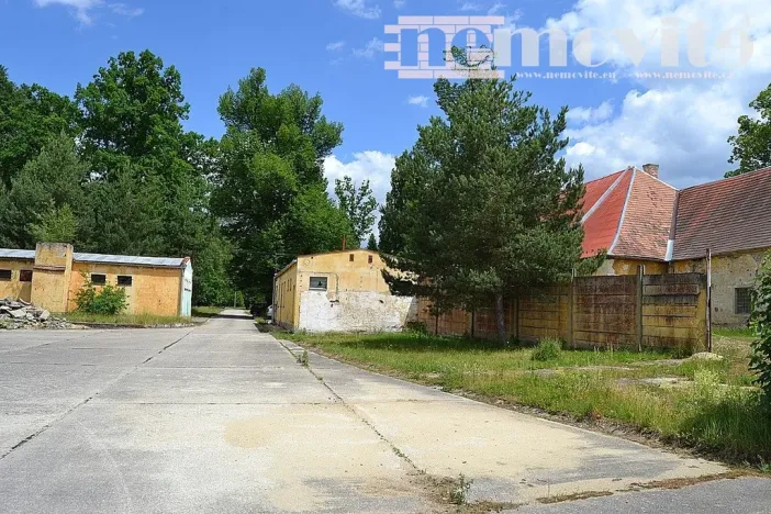 Prodej skladu, Hatín - Jemčina, 2268 m2