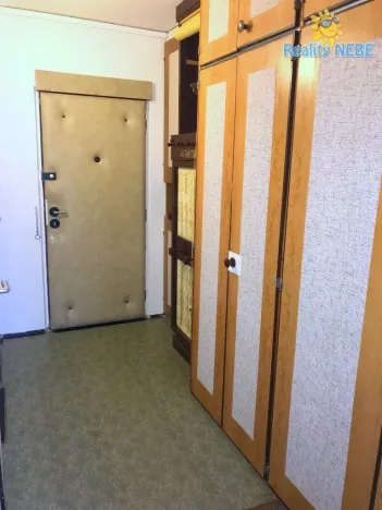 Pronájem bytu 2+kk, Praha - Kobylisy, Famfulíkova, 47 m2