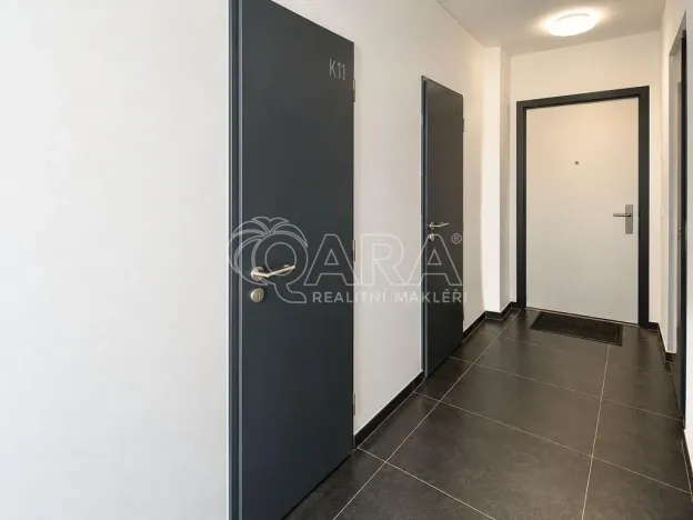 Pronájem bytu 1+kk, Praha - Radlice, Na Farkáně I, 28 m2