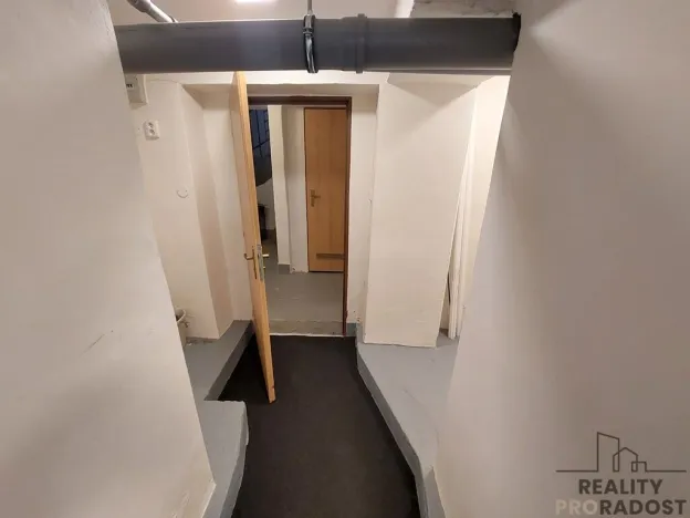 Pronájem kanceláře, Praha, Na mokřině, 30 m2