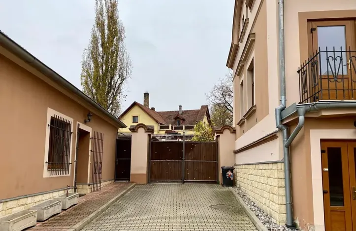 Prodej rodinného domu, Čečelice, Všetatská, 650 m2