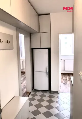 Pronájem bytu 2+kk, Praha - Lhotka, Mirotická, 35 m2