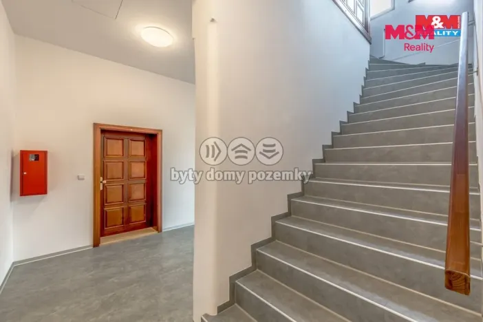 Pronájem atypického bytu, Frýdlant, ČSA, 90 m2