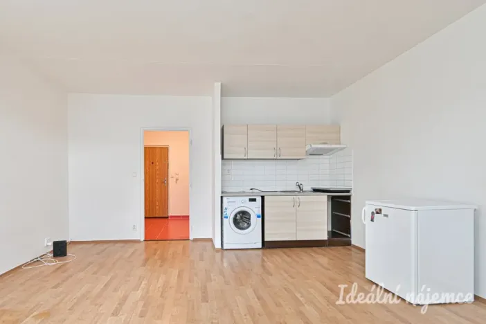 Pronájem bytu 1+kk, Brno - Líšeň, Kosíkova, 33 m2