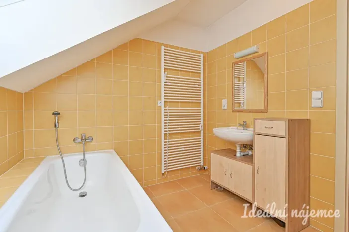 Pronájem bytu 2+kk, Brno - Bystrc, Černého, 53 m2