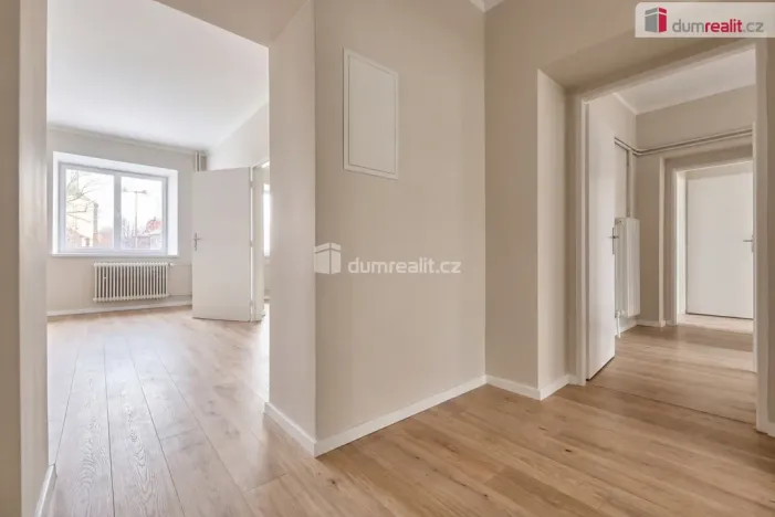 Prodej rodinného domu, Kravaře, náměstí, 200 m2