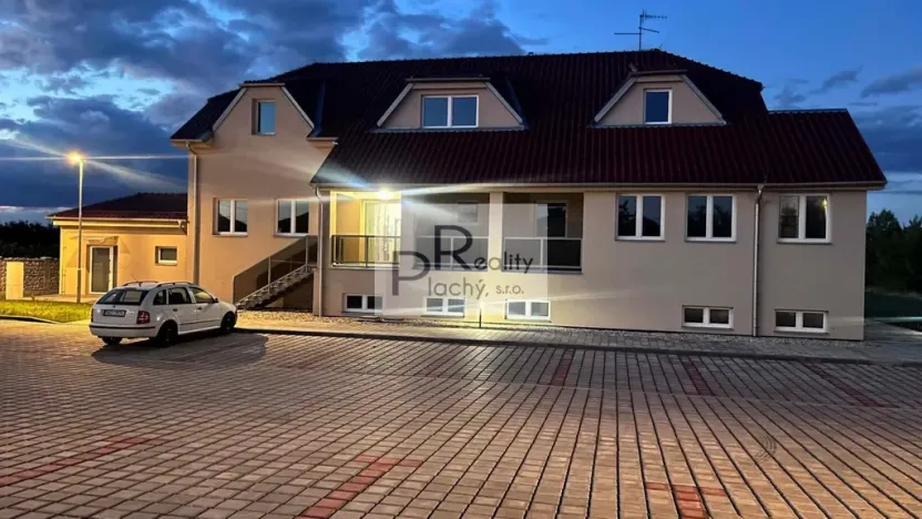 Prodej bytu 2+kk, Hevlín, 54 m2