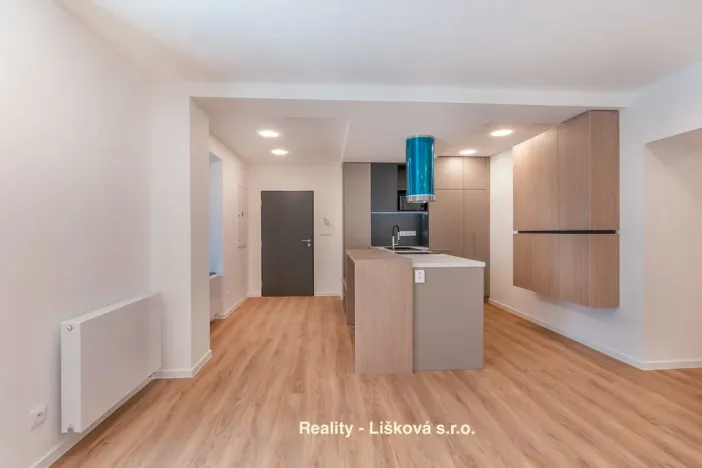 Pronájem atypického bytu, Ústí nad Labem, Bělehradská, 56 m2