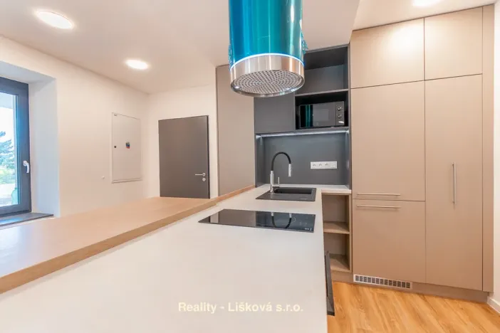 Pronájem atypického bytu, Ústí nad Labem, Bělehradská, 56 m2