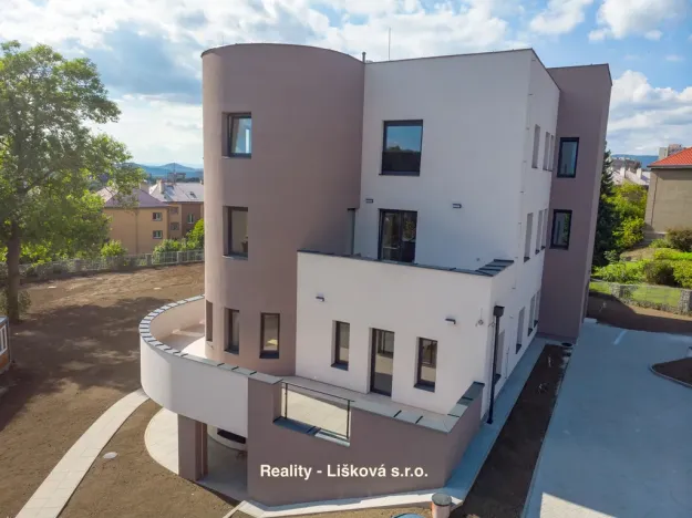 Pronájem atypického bytu, Ústí nad Labem, Bělehradská, 56 m2