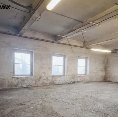 Pronájem výrobních prostor, Praha - Horní Počernice, Komárovská, 250 m2
