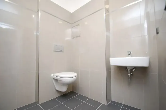 Pronájem kanceláře, Praha - Vinohrady, náměstí Míru, 92 m2