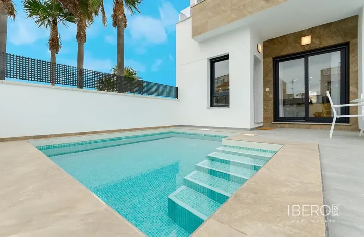 Prodej vily, Torrevieja, Španělsko, 95 m2