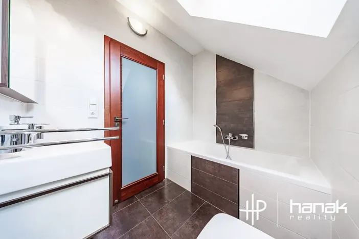 Prodej rodinného domu, Olomouc, 262 m2