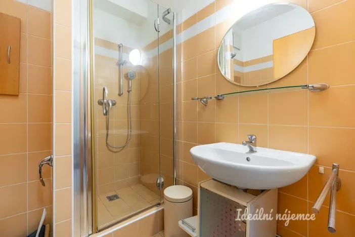 Pronájem bytu 1+kk, Praha - Libeň, Kovanecká, 32 m2