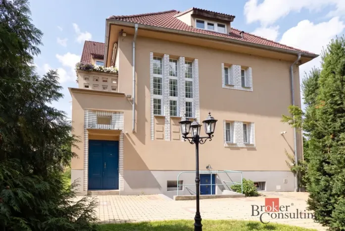 Prodej vily, Praha - Modřany, U vlečky, 276 m2