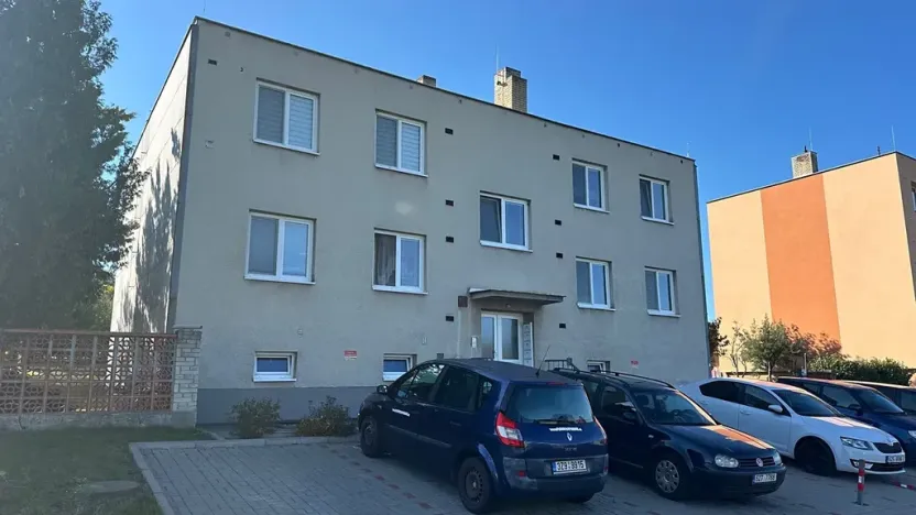 Pronájem bytu 2+1, Bánov, 56 m2