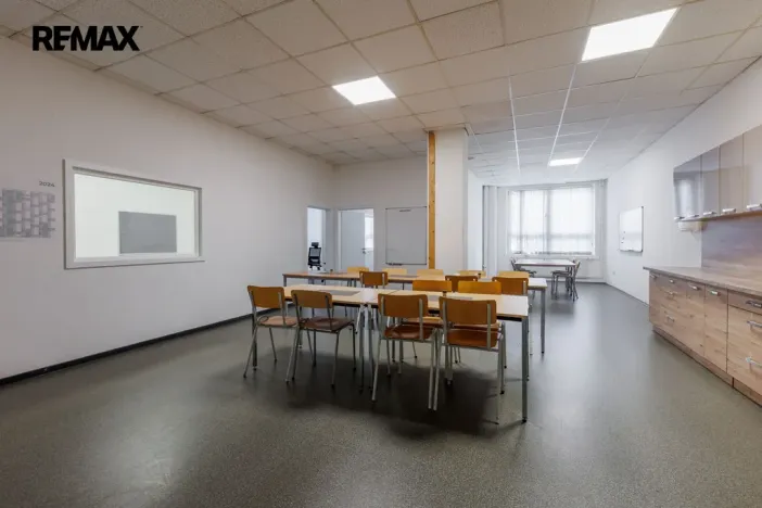 Pronájem skladu, Chodová Planá, Kyjovská, 2489 m2