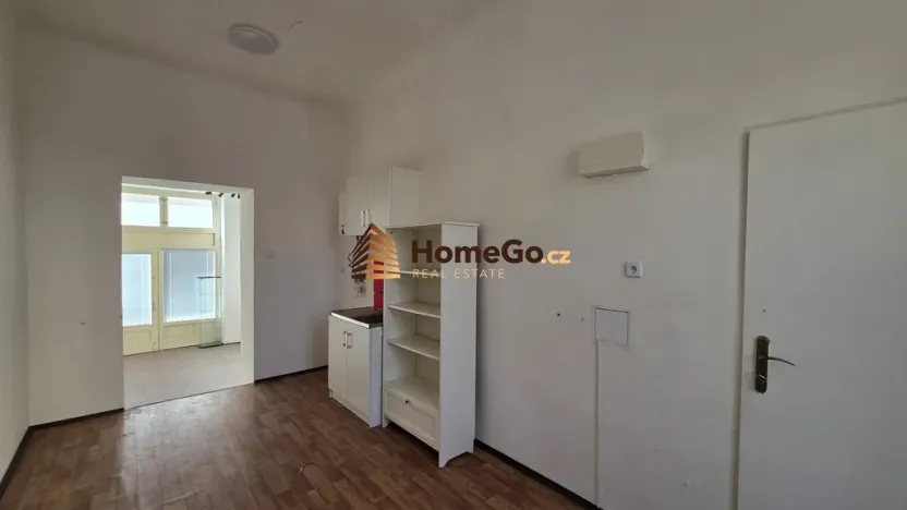 Pronájem obchodního prostoru, Praha - Vršovice, Žitomírská, 33 m2