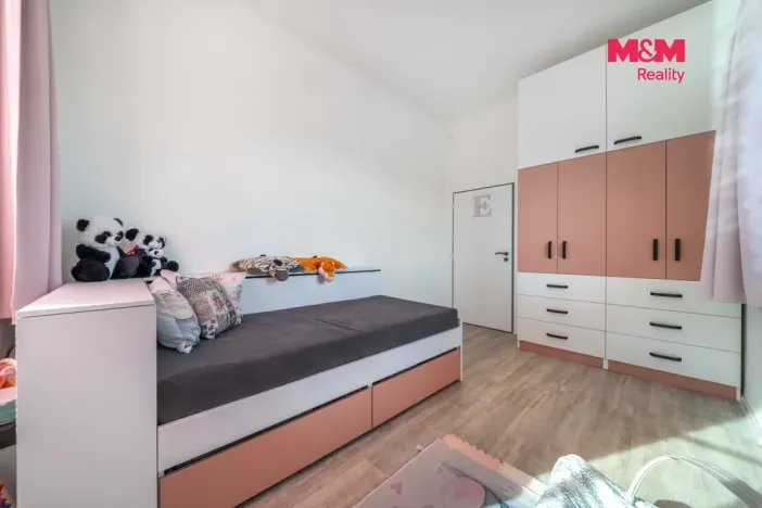 Prodej bytu 4+kk, Lochovice, 64 m2