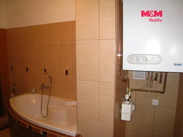 Prodej rodinného domu, Frenštát pod Radhoštěm, nám. Míru, 900 m2