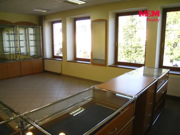 Prodej rodinného domu, Frenštát pod Radhoštěm, nám. Míru, 900 m2