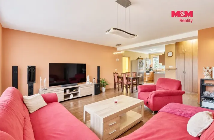 Prodej bytu 3+1, Ostrov, Luční, 89 m2
