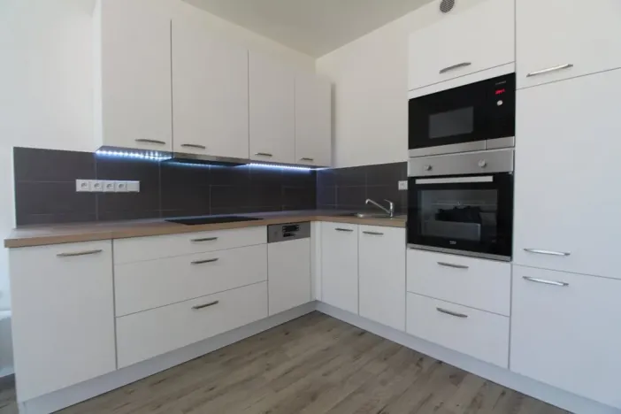 Pronájem bytu 2+kk, Plzeň - Valcha, Špačková, 53 m2