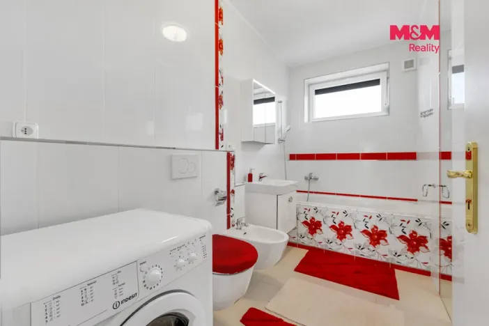 Prodej rodinného domu, Svárov, Ptická, 210 m2