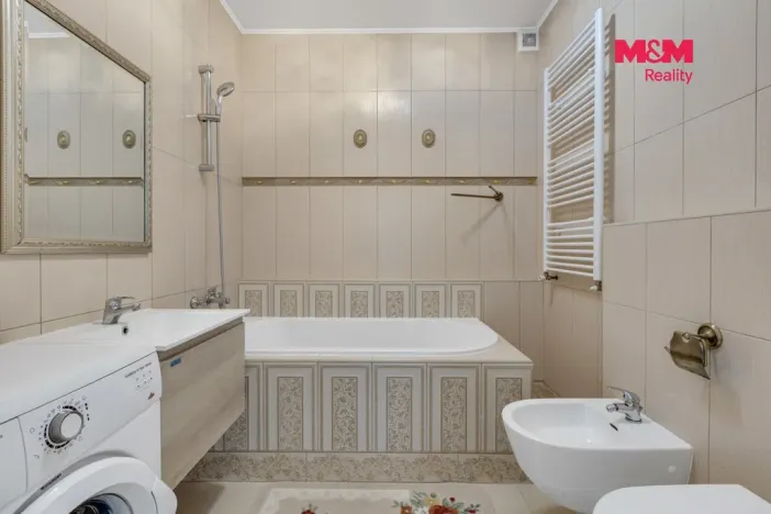 Prodej rodinného domu, Svárov, Ptická, 210 m2