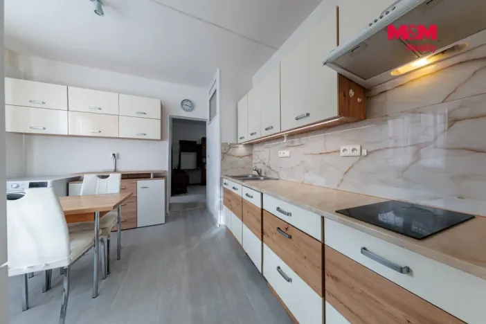 Prodej bytu 3+1, Karlovy Vary, Šumavská, 64 m2