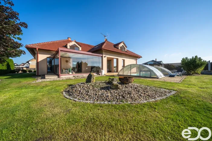 Prodej rodinného domu, Kosořice, 340 m2