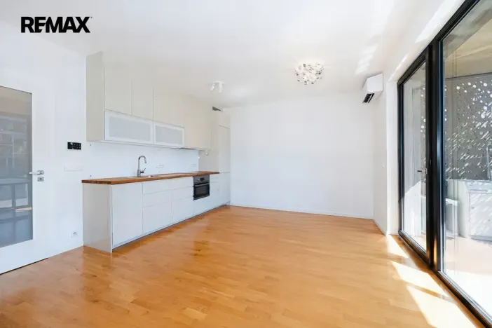 Pronájem bytu 1+kk, Praha - Libeň, Smrčkova, 32 m2