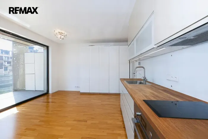 Pronájem bytu 1+kk, Praha - Libeň, Smrčkova, 32 m2