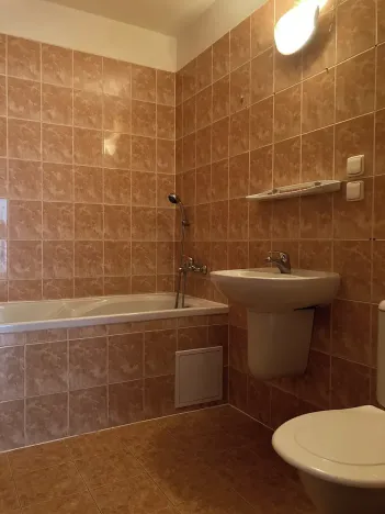 Pronájem bytu 1+1, Chomutov, Kadaňská, 45 m2