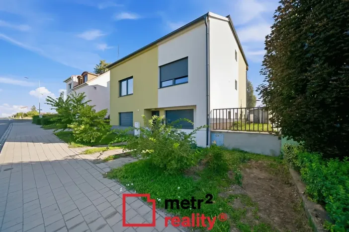 Prodej rodinného domu, Charváty, 303 m2