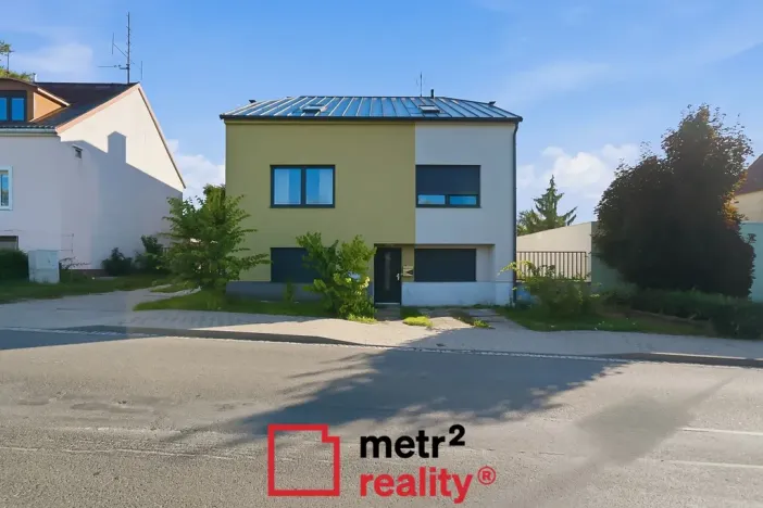 Prodej rodinného domu, Charváty, 303 m2