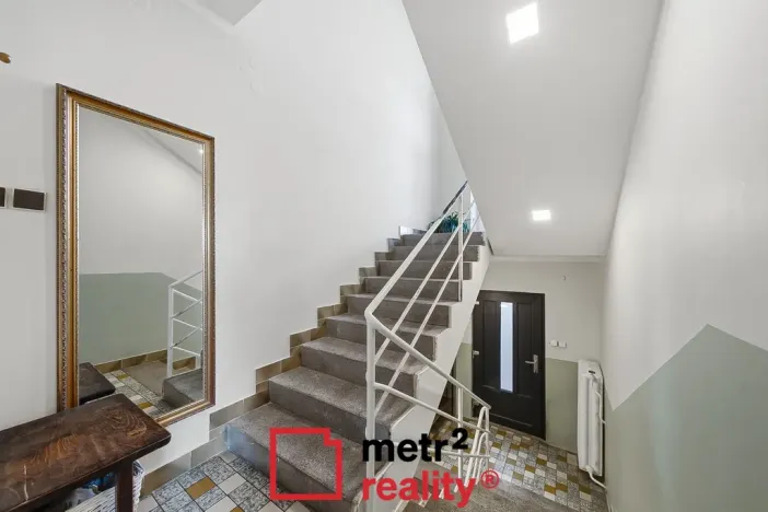 Prodej rodinného domu, Charváty, 303 m2