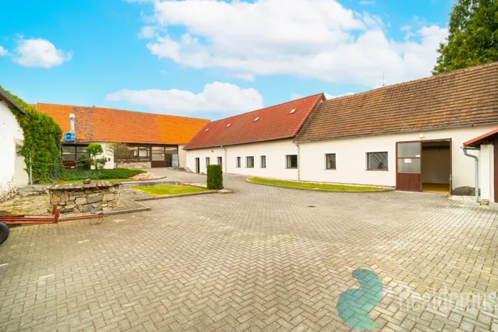 Prodej výrobních prostor, Babice, 1075 m2