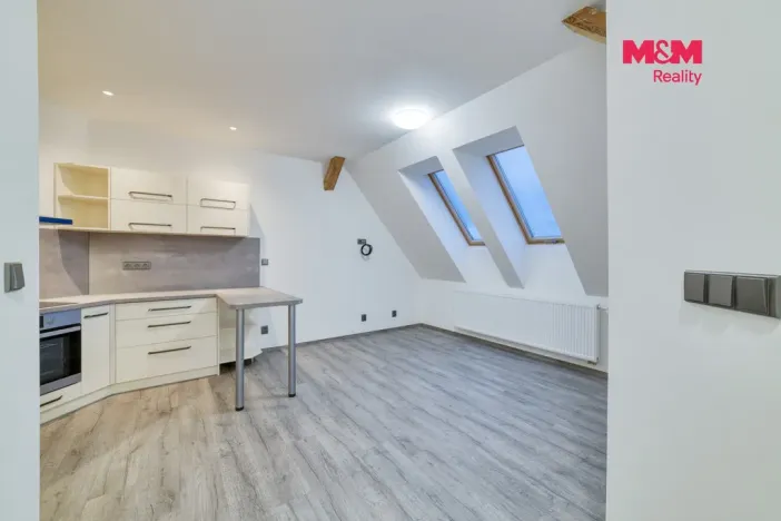 Pronájem bytu 2+kk, Cheb, 26. dubna, 52 m2