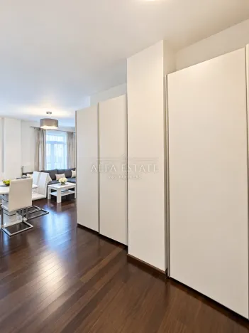 Prodej bytu 2+kk, Karlovy Vary - Dvory, Chebská, 50 m2