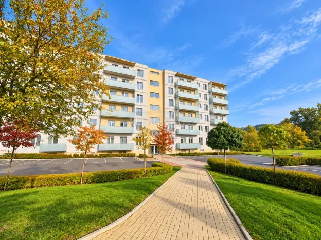 Prodej bytu 2+kk, Karlovy Vary - Dvory, Chebská, 50 m2