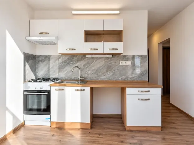 Pronájem bytu 2+1, Klášterec nad Ohří - Miřetice u Klášterce nad Ohří, Jana Ámose Komenského, 53 m2