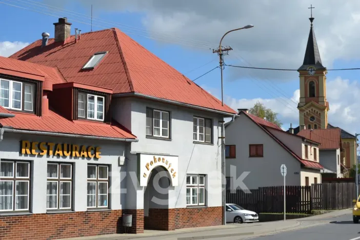 Prodej restaurace, Huslenky, 500 m2