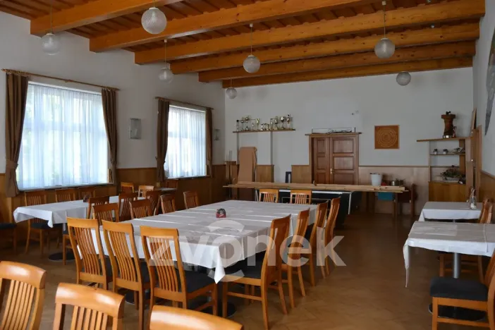 Prodej restaurace, Huslenky, 500 m2