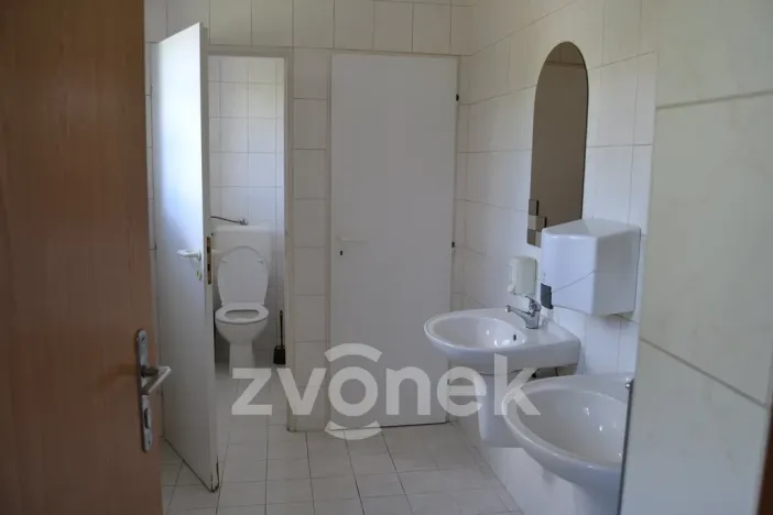Prodej restaurace, Huslenky, 500 m2