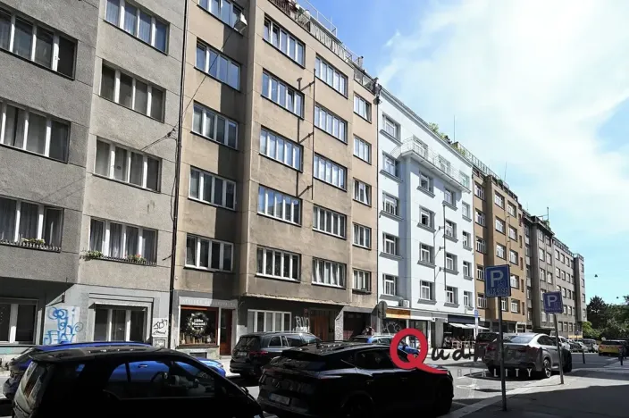 Pronájem bytu 1+kk, Praha - Holešovice, Veverkova, 29 m2