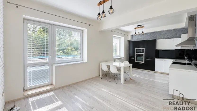 Pronájem bytu 2+kk, Hodonín, Skácelova, 55 m2