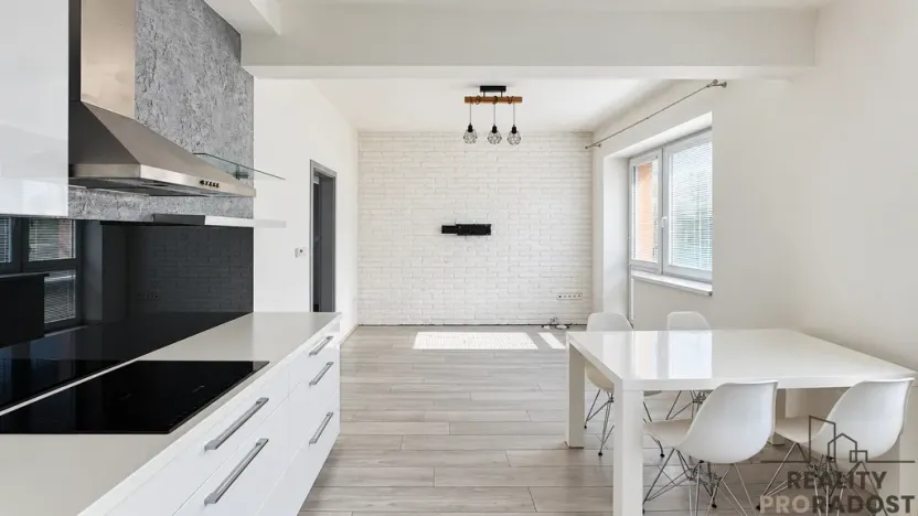 Pronájem bytu 2+kk, Hodonín, Skácelova, 55 m2